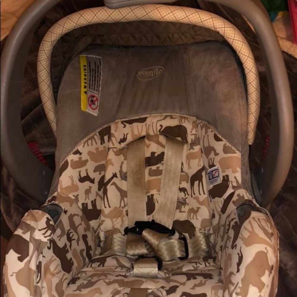Evenflo Carseat